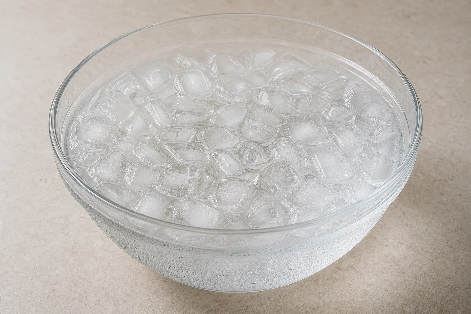 iced drinking water (air minum dengan es) for Hainanese Chicken Rice