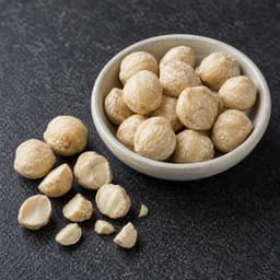candlenut (kemiri), 4 nuts for Rawon