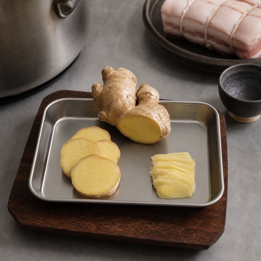 fresh ginger, divided (jahe segar, dibagi) for Tonkotsu Shoyu Ramen