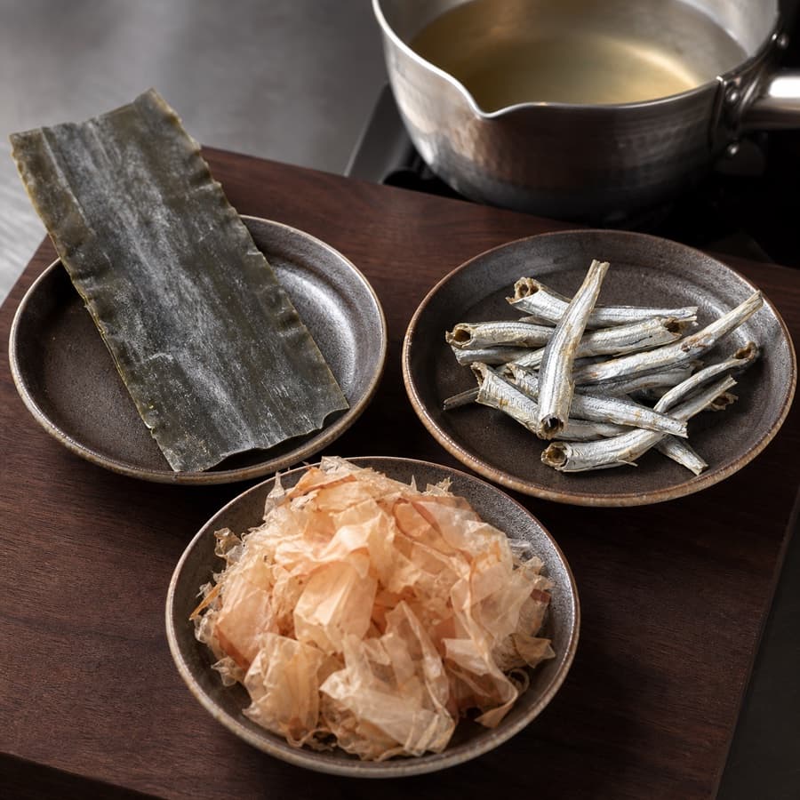 Kombu, cleaned niboshi, and katsuobushi ingredient reference