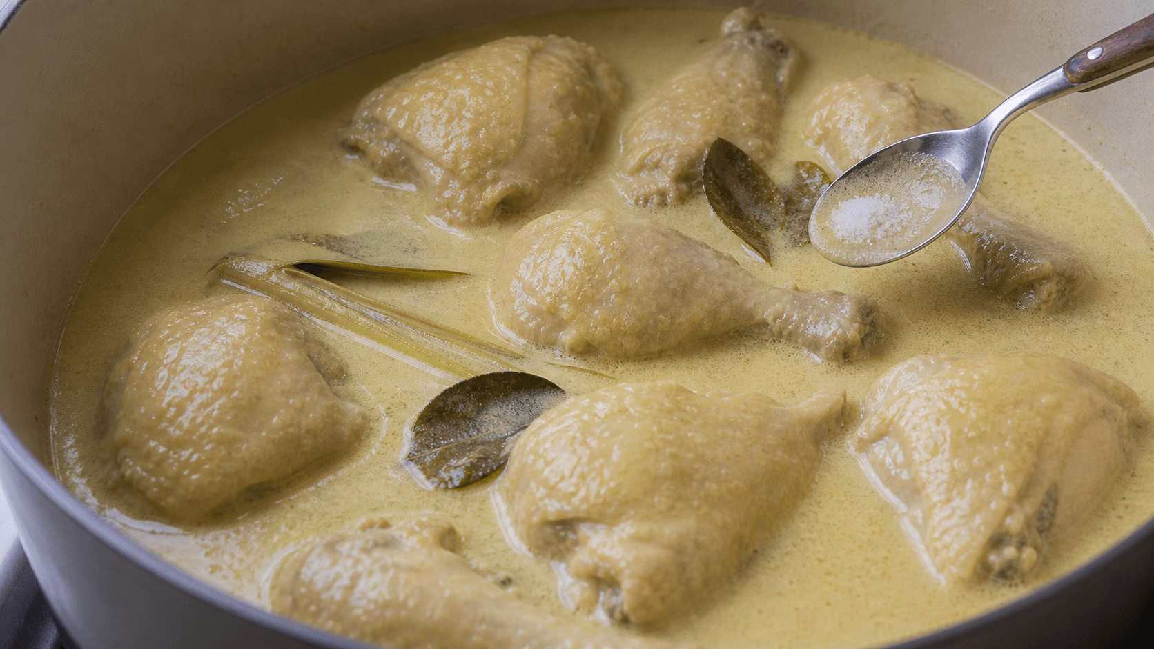 Opor Ayam, stage 4: Season and rest